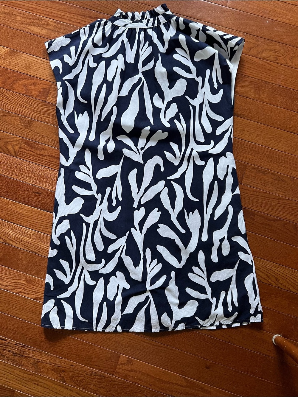 THML Navy and White Abstract Button-Front Blouse with Pink Trim